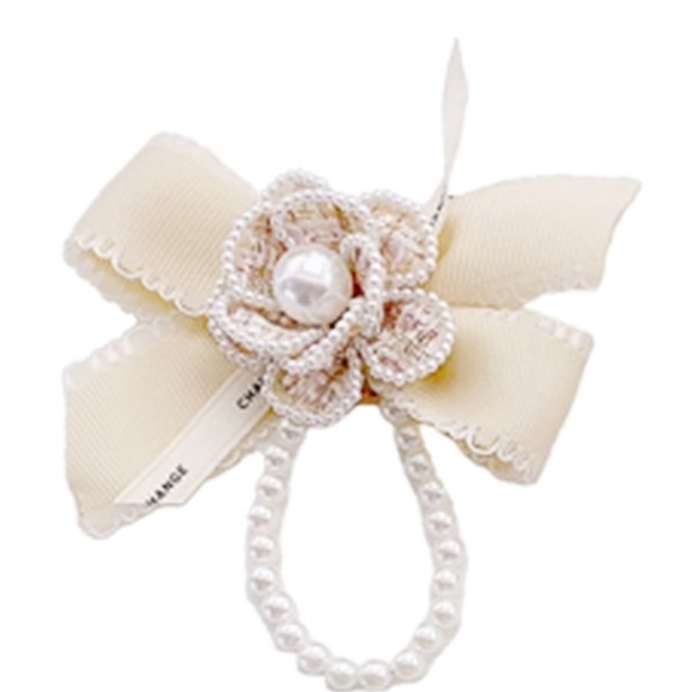 NWT! Beige Ribbon Pearl Flower Bag Charm Keychain